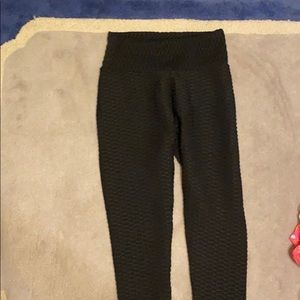 Black booty scrunch leggings